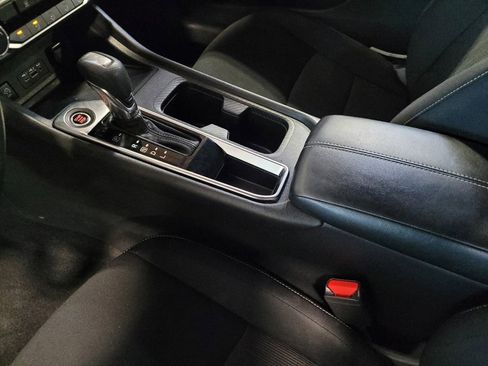 Used 2024 Nissan Sentra SV FWD image 26