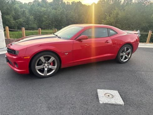 Used 2010 Chevrolet Camaro SS w/ RS Package RWD image 1