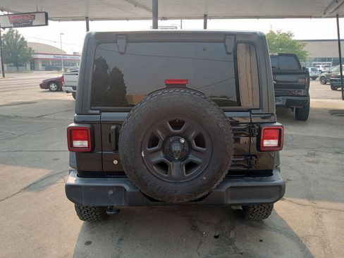 Used 2018 Jeep Wrangler Unlimited Sport AWD/4WD image 5