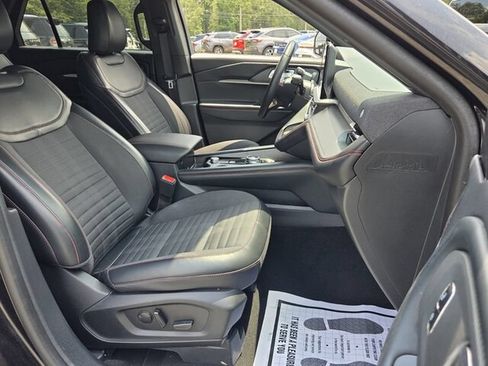 Used 2025 Ford Explorer ST-Line AWD/4WD image 18