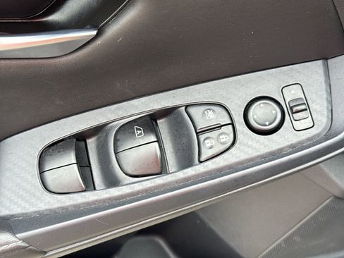 Used 2025 Nissan Sentra SV FWD image 15