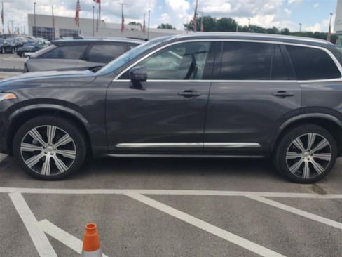 Used 2024 Volvo XC90 B5 Plus AWD/4WD image 3
