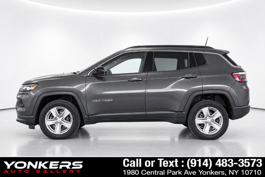 Used 2022 Jeep Compass Latitude AWD/4WD image 11