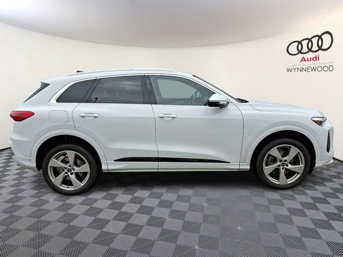 Certified 2025 Audi Q5 Premium AWD/4WD image 7