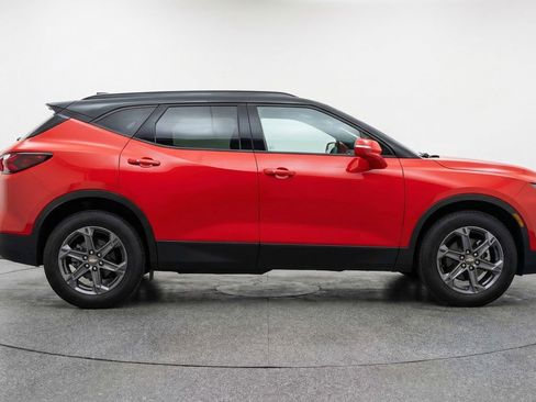 Used 2025 Chevrolet Blazer LT image 11