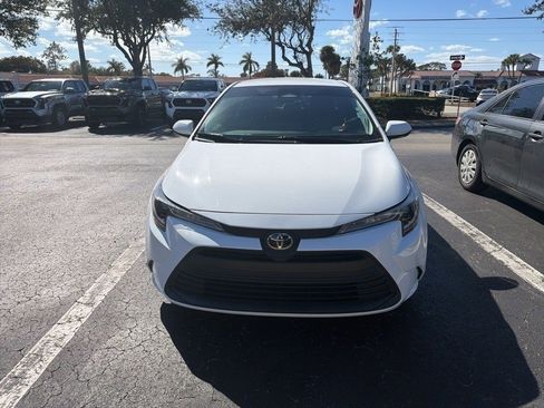 Certified 2023 Toyota Corolla LE image 2