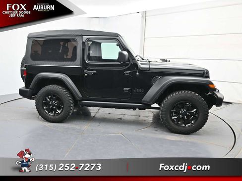 Used 2022 Jeep Wrangler Sport image 13