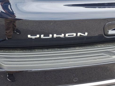 Used 2023 GMC Yukon Denali Ultimate image 32