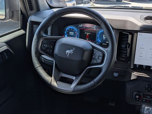 Used 2025 Ford Bronco Badlands AWD/4WD image 32