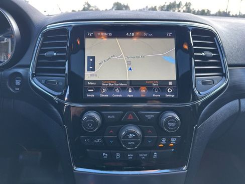 Used 2020 Jeep Grand Cherokee Laredo AWD/4WD image 24