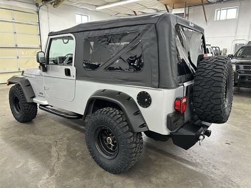 Used 2006 Jeep Wrangler Unlimited AWD/4WD image 5