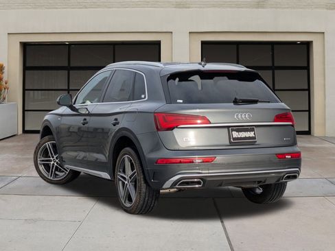 Used 2023 Audi Q5 e Premium w/ Convenience Package image 2