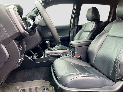 Used 2022 Toyota Tacoma TRD Off-Road w/ TRD Premium Off Road Package image 20