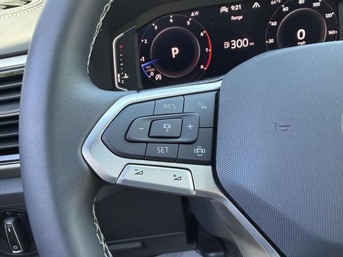 Certified 2023 Volkswagen Atlas Cross Sport SE w/ Panoramic Sunroof Package AWD/4WD image 24