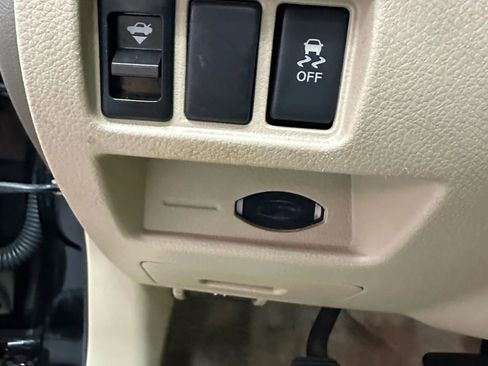 Used 2011 Nissan Altima 3.5 SR w/ 3.5SR Premium Pkg image 12