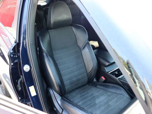 Used 2024 Mitsubishi Outlander AWD image 16