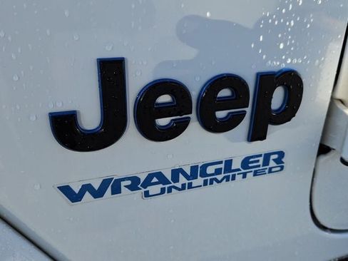 Used 2021 Jeep Wrangler Unlimited Sahara image 36
