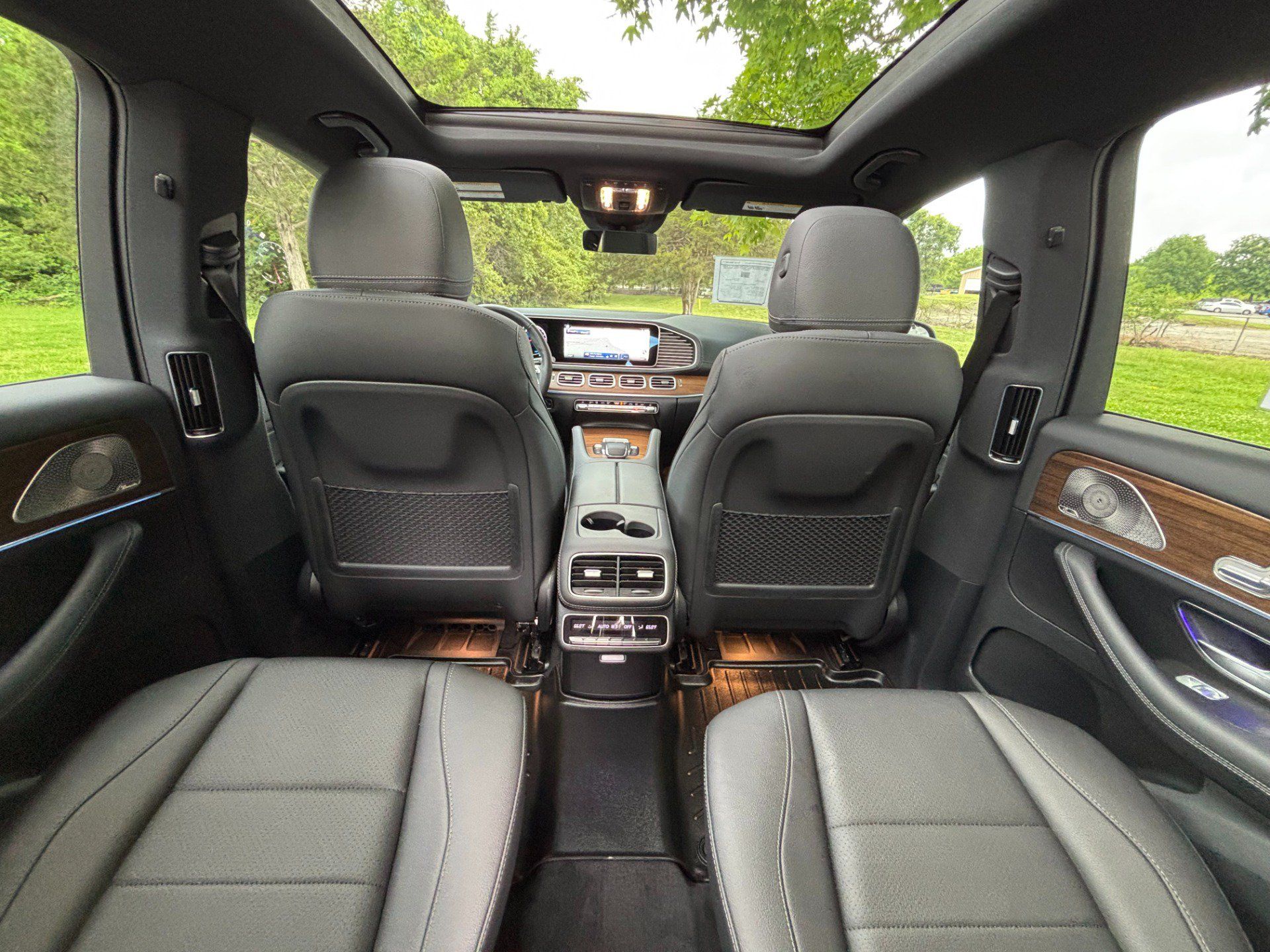 Used 2025 Mercedes-Benz GLS 450 4MATIC w/ AMG Line Exterior image 29