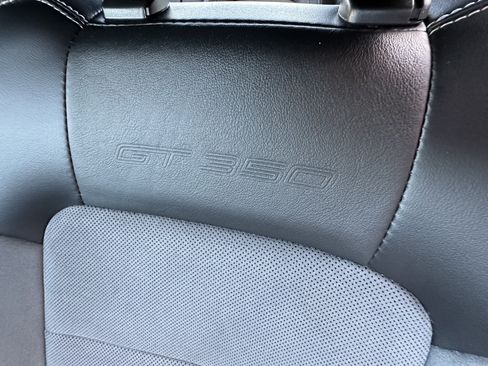 Used 2019 Ford Mustang Shelby GT350 w/ Technology Package RWD image 39