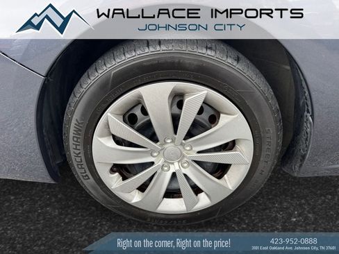 Used 2017 Subaru Impreza 2.0i AWD/4WD image 9
