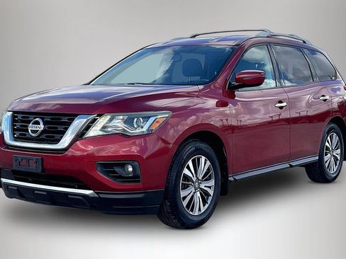 Used 2017 Nissan Pathfinder SV FWD image 2