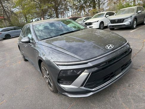 Used 2025 Hyundai Sonata SEL image 3