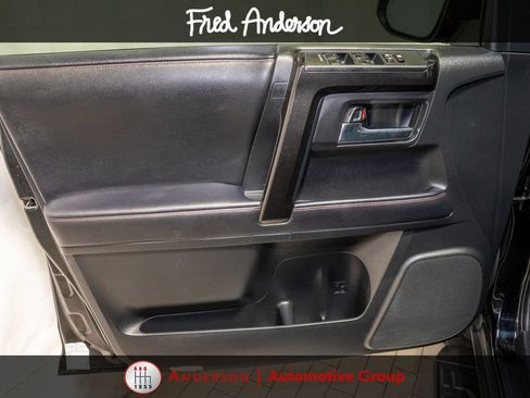 Used 2022 Toyota 4Runner TRD Off-Road Premium AWD/4WD image 11