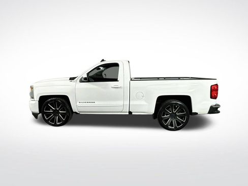 Used 2018 Chevrolet Silverado 1500 LT w/ Trailering Package AWD/4WD image 5