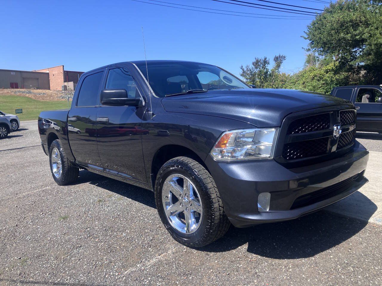Used 2015 RAM 1500 Express RWD image 3