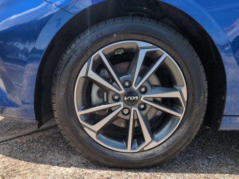 Used 2023 Kia Forte LXS FWD image 12