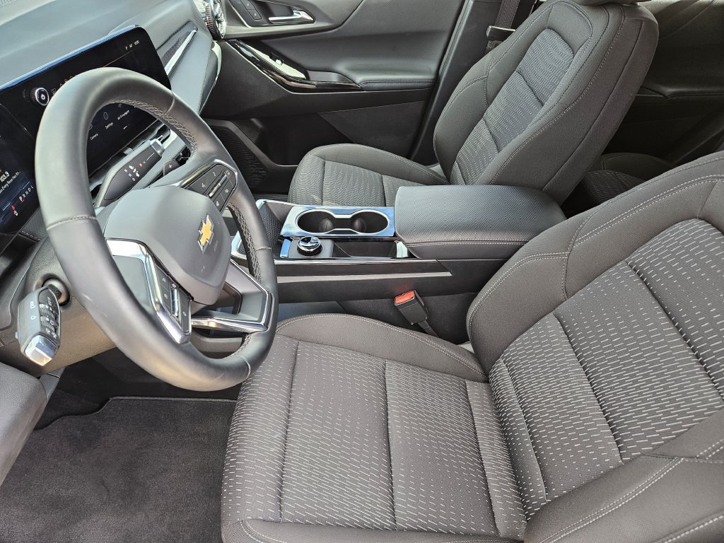 Used 2026 Chevrolet Equinox LT FWD image 13