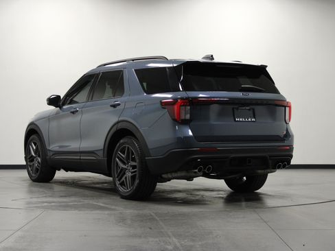 Used 2025 Ford Explorer ST RWD image 6