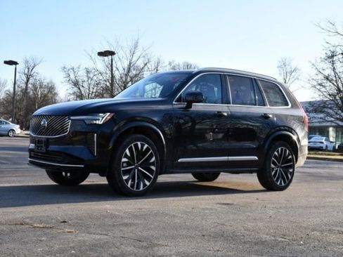 Used 2025 Volvo XC90 B5 Plus AWD/4WD image 3