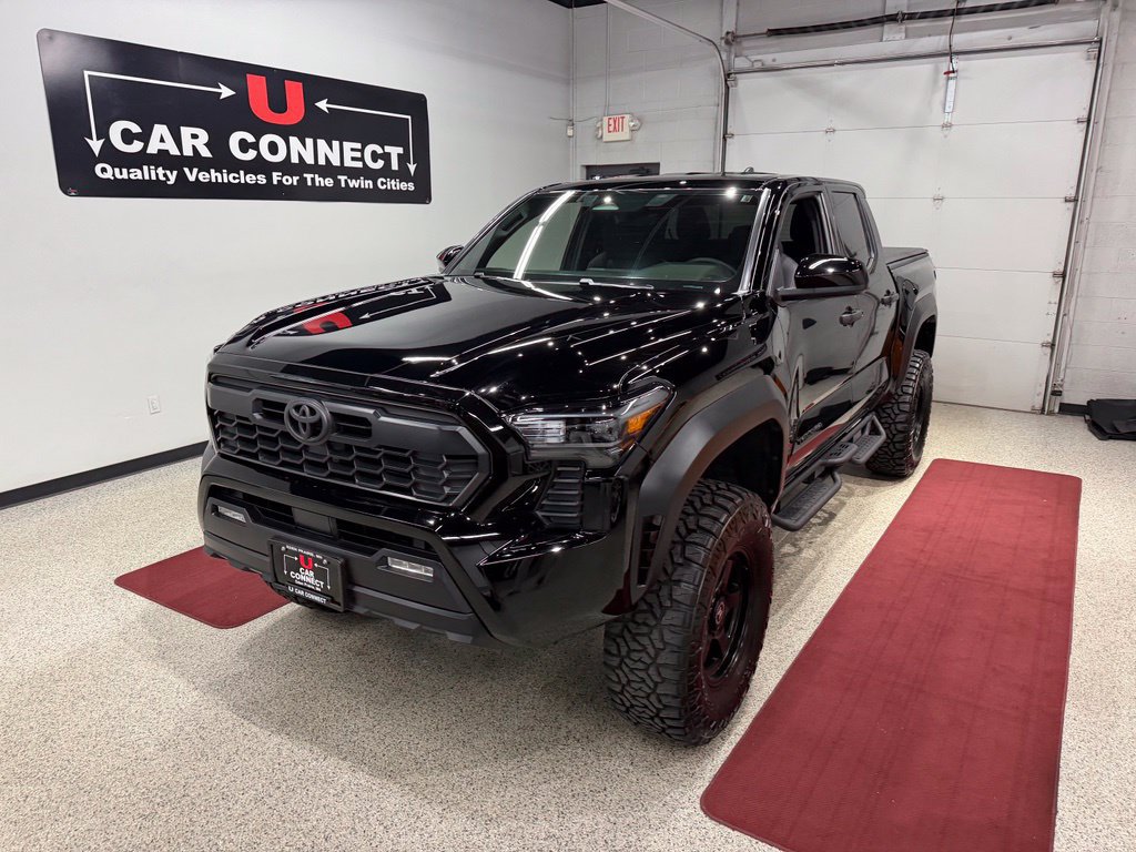 Used 2025 Toyota Tacoma TRD Off-Road AWD/4WD image 4