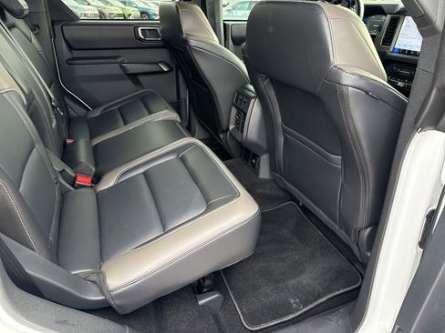 Used 2025 Ford Bronco Outer Banks AWD/4WD image 14