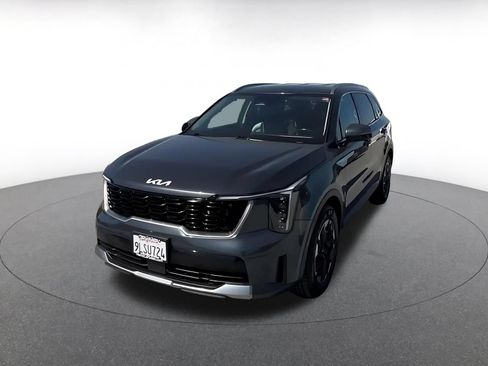 Used 2024 Kia Sorento S FWD image 7