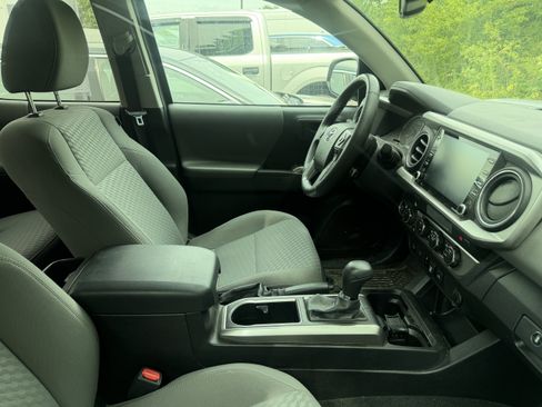 Used 2023 Toyota Tacoma SR5 w/ Technology Package AWD/4WD image 4