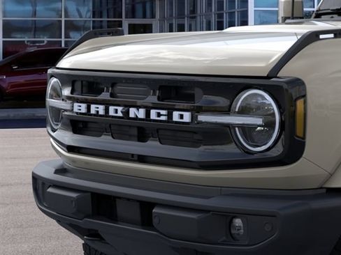 New 2026 Ford Bronco Outer Banks AWD/4WD image 19