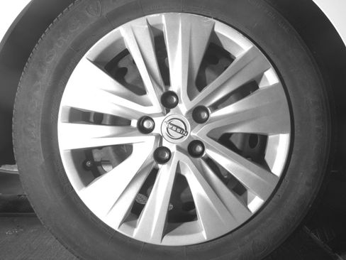 Used 2025 Nissan Sentra S FWD image 18