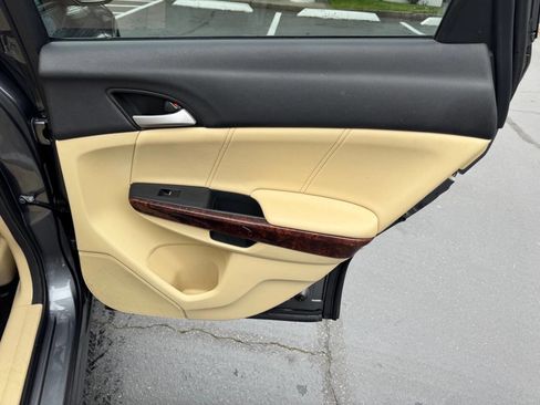 Used 2010 Honda Crosstour EX-L image 15