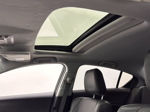 Used 2018 Acura ILX image 5