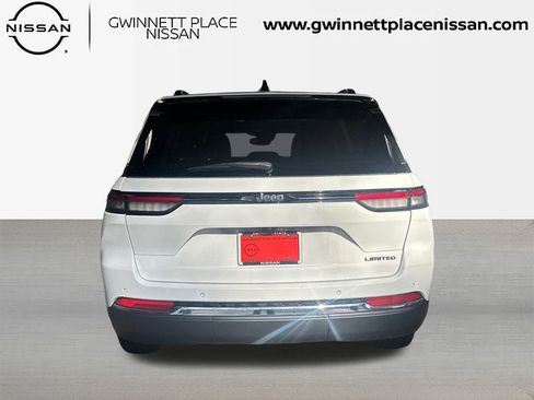 Used 2023 Jeep Grand Cherokee Limited image 4