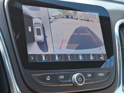 Used 2020 Chevrolet Equinox Premier image 16