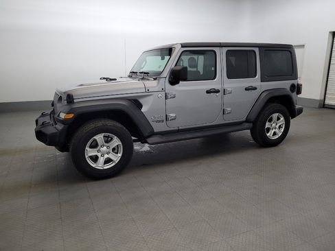 Used 2018 Jeep Wrangler Unlimited Sport S AWD/4WD image 2