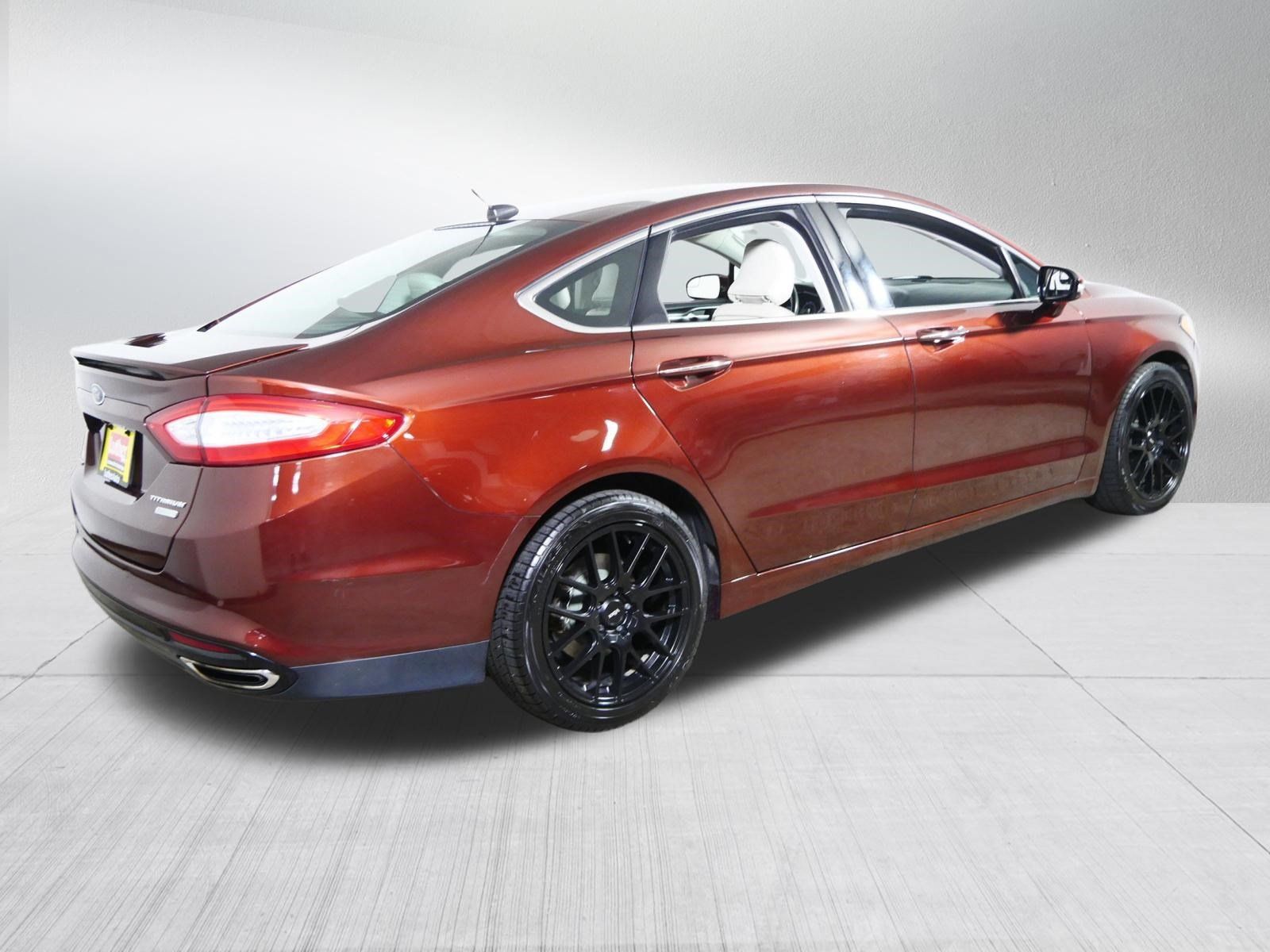 Used 2016 Ford Fusion Titanium FWD image 7