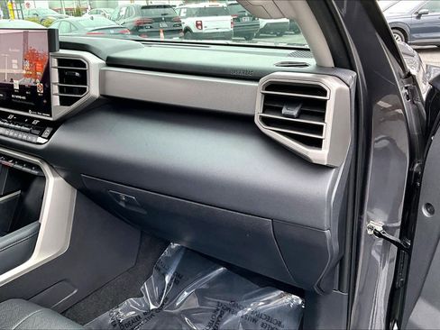 Used 2024 Toyota Tundra Limited image 18
