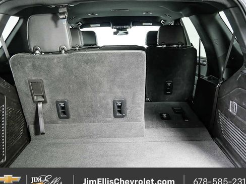 Used 2025 Chevrolet Tahoe LT image 32