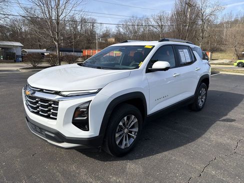 Used 2025 Chevrolet Equinox LT w/ Convenience Package II image 4