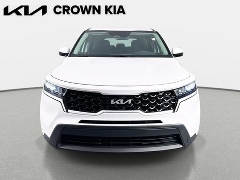 Used 2023 Kia Sorento LX image 2