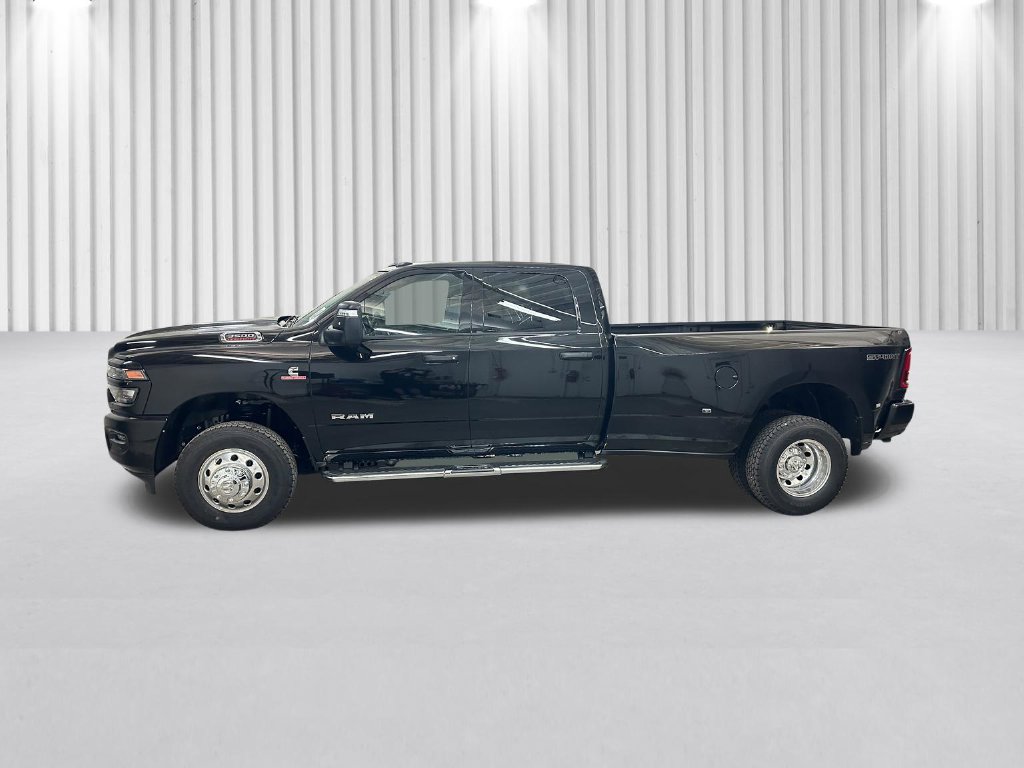 New 2026 RAM 3500 Big Horn AWD/4WD image 8